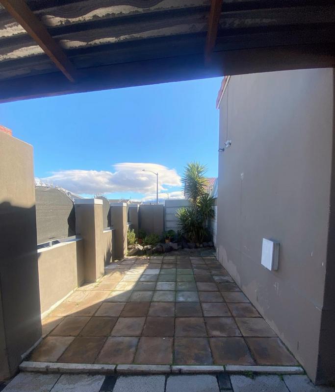 2 Bedroom Property for Sale in Mitchells Plain Central Western Cape